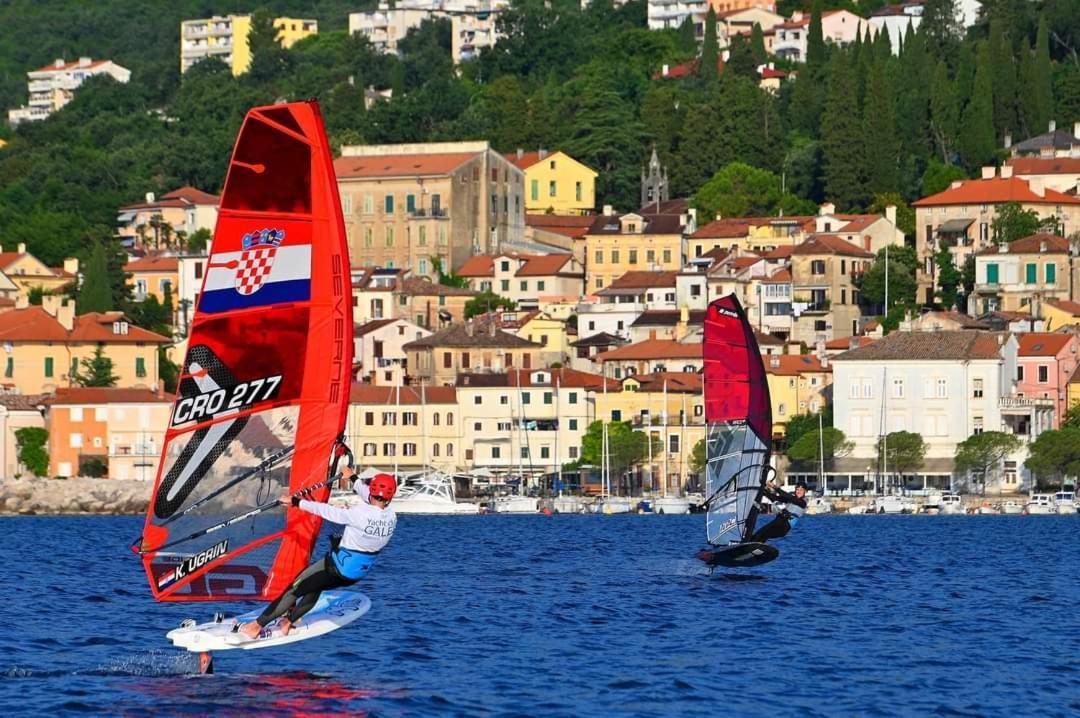 New Cosy Apartments With Private Parking Opatija Exteriör bild